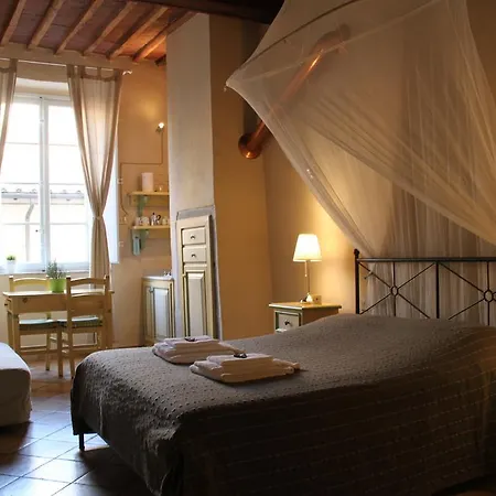 Residenza Sant' Andrea Penzion Lucca